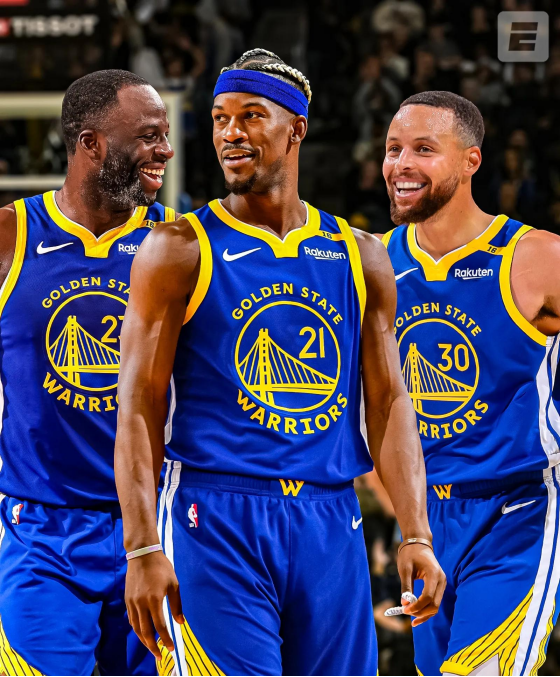 勇士再胜热火，库里独揽三双继续引领球队(勇士nba库里)