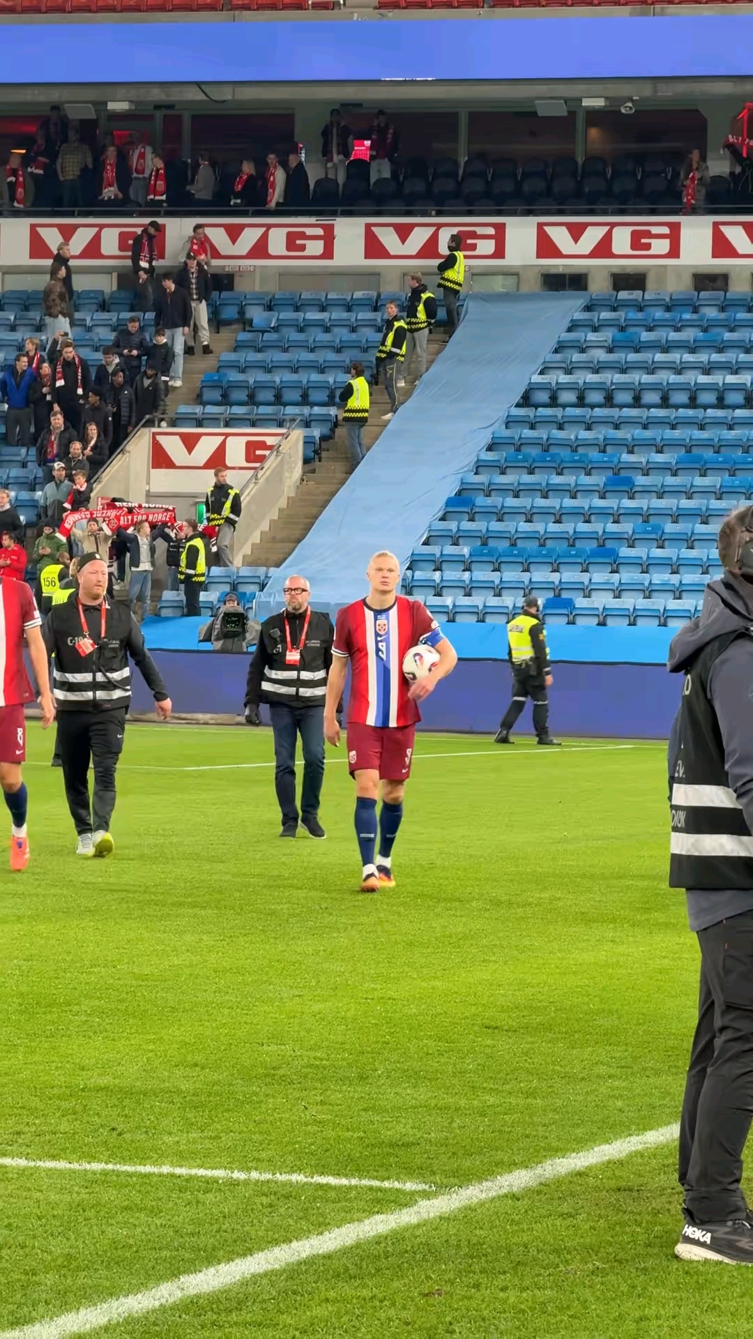 乐宝体育APP-挪威队员连续进球，成为赛场焦点(挪威队员连续进球,成为赛场焦点的原因)